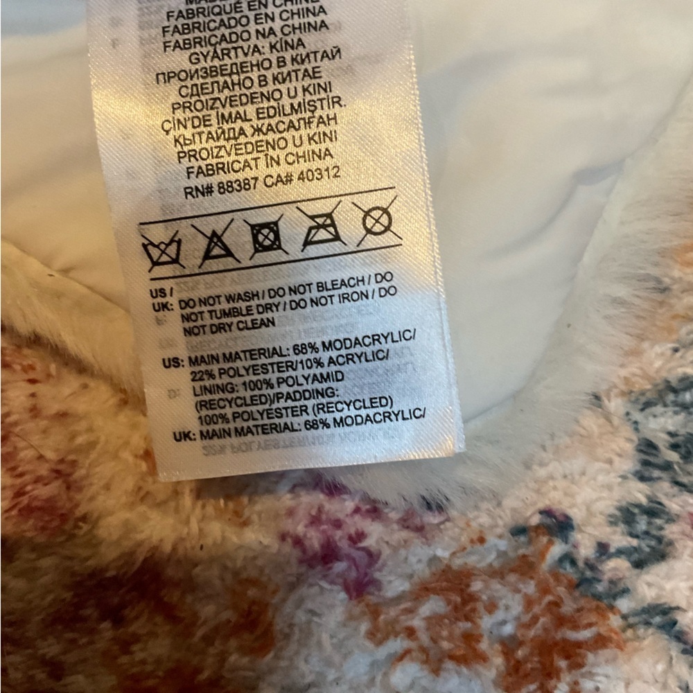 adidas x IVY PARK Unisex Faux Fur Scarf in White/Black - Picture 3 of 7